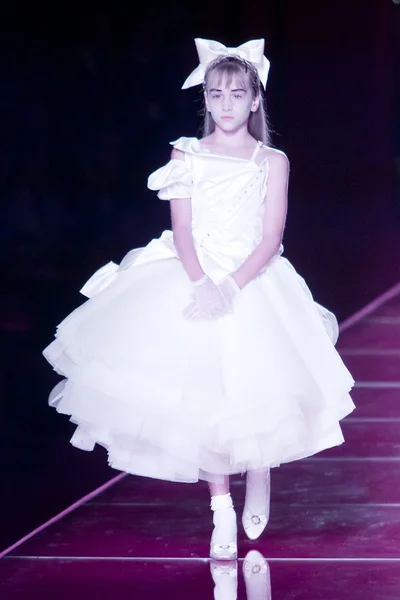 Look 3